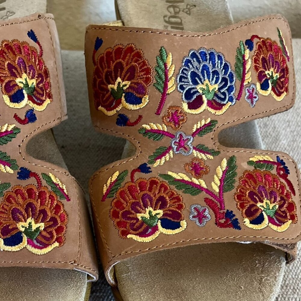 Alegria Woman's Linn Embroidered Bohemia Hippie Wedge Sandals Sz 10.5-11 - Picture 2 of 9